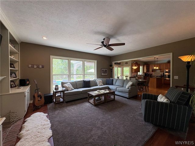 29 Wenham Lane, Perinton, NY 14534