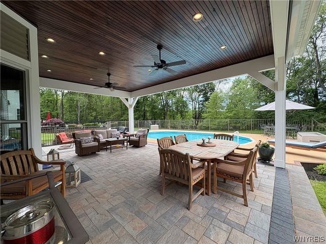 29 Wenham Lane, Perinton, NY 14534