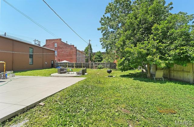 2419 Menard Street, St Louis, MO 63104