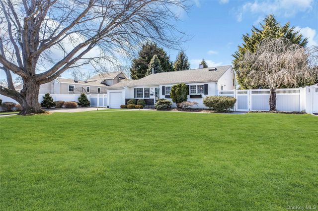 114 Lowell Road, Sayville, NY 11782