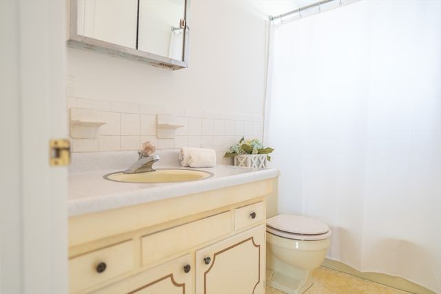 28 Swift Brook Rd, Yarmouth, MA 02664