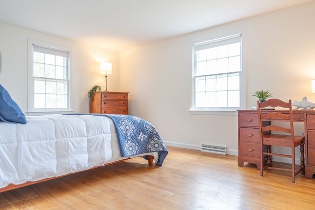 28 Swift Brook Rd, Yarmouth, MA 02664