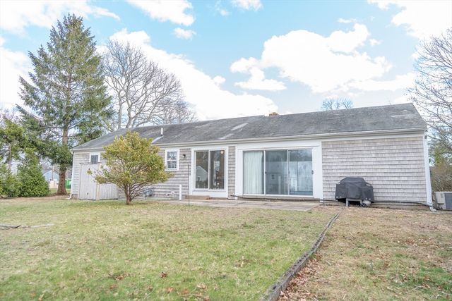 28 Swift Brook Rd, Yarmouth, MA 02664