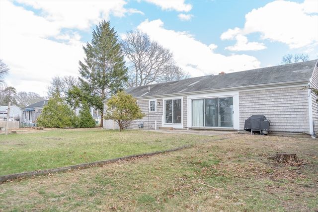 28 Swift Brook Rd, Yarmouth, MA 02664