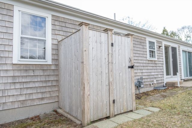 28 Swift Brook Rd, Yarmouth, MA 02664