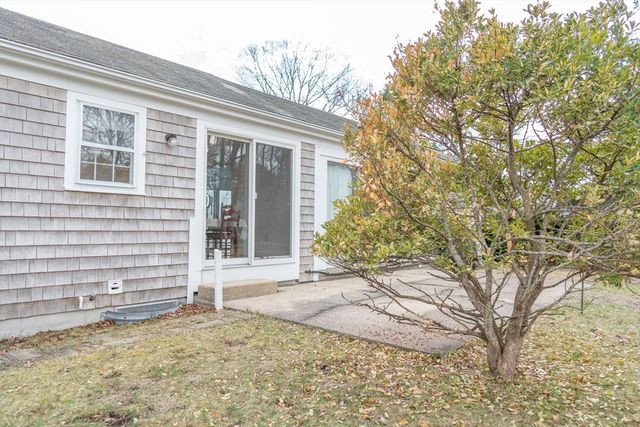28 Swift Brook Rd, Yarmouth, MA 02664