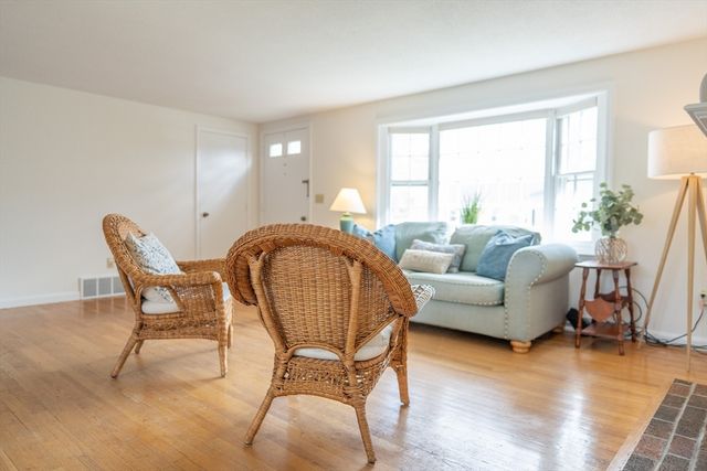 28 Swift Brook Rd, Yarmouth, MA 02664