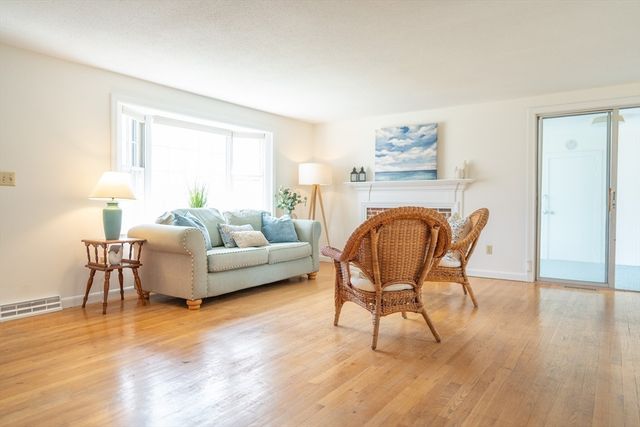 28 Swift Brook Rd, Yarmouth, MA 02664