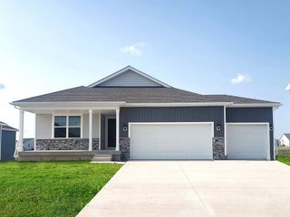 10258 NW 68th Avenue, Johnston, IA 50131