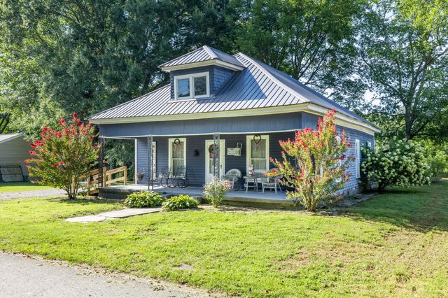 202 Gaunt St, Petersburg, TN 37144