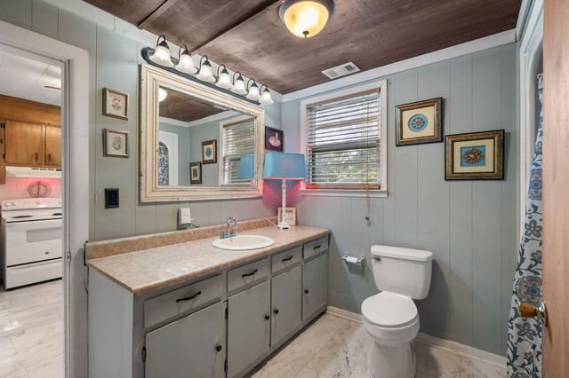 202 Gaunt St, Petersburg, TN 37144