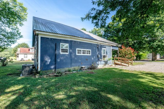 202 Gaunt St, Petersburg, TN 37144