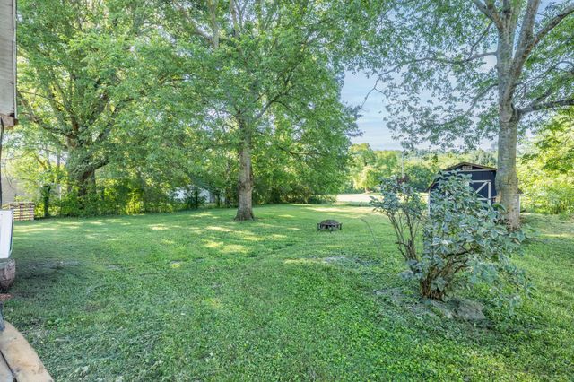 202 Gaunt St, Petersburg, TN 37144