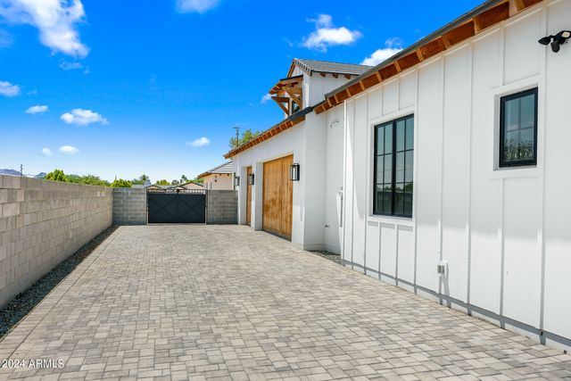 11438 N 70TH Street, Scottsdale, AZ 85254