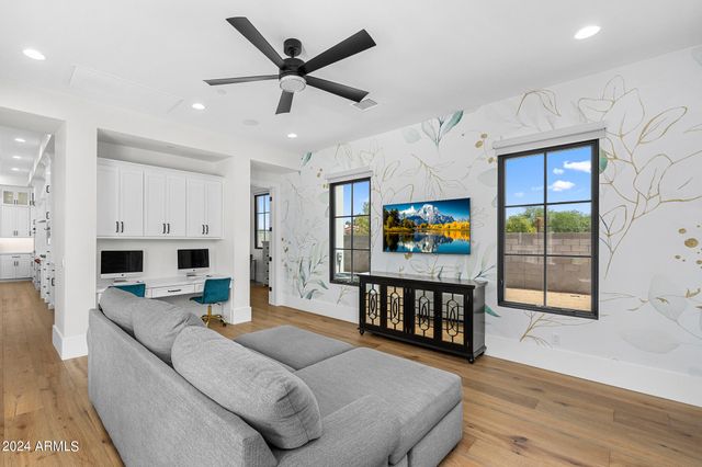 11438 N 70TH Street, Scottsdale, AZ 85254
