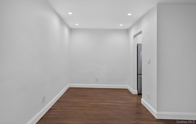 4 Birchwood Court 4G, Mineola, NY 11501