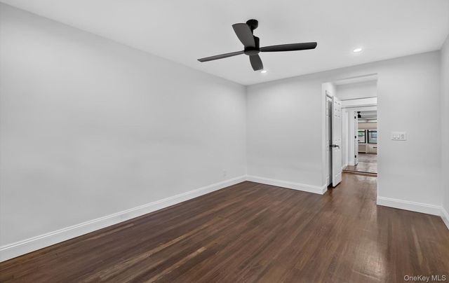 4 Birchwood Court 4G, Mineola, NY 11501
