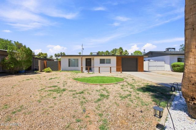 2232 E MITCHELL Drive, Phoenix, AZ 85016