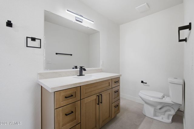 2232 E MITCHELL Drive, Phoenix, AZ 85016