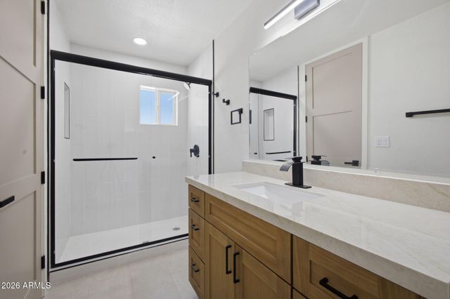 2232 E MITCHELL Drive, Phoenix, AZ 85016