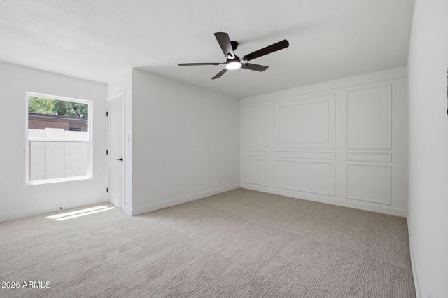 2232 E MITCHELL Drive, Phoenix, AZ 85016