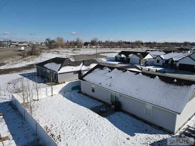 1119 Sweetwater Dr, Blackfoot, ID 83221