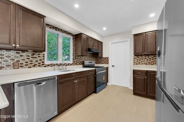 458 Woodhaven Boulevard SE, Bayville, NJ 08721