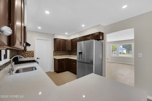 458 Woodhaven Boulevard SE, Bayville, NJ 08721
