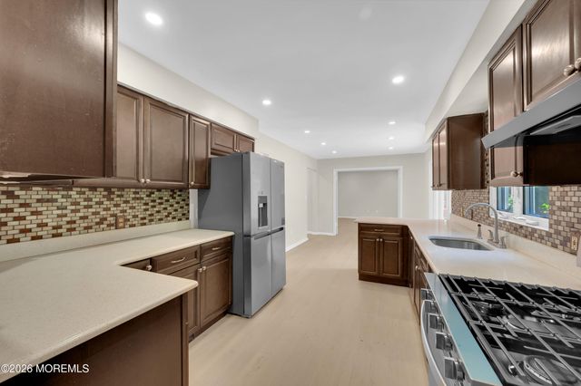 458 Woodhaven Boulevard SE, Bayville, NJ 08721