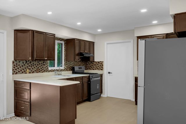 458 Woodhaven Boulevard SE, Bayville, NJ 08721