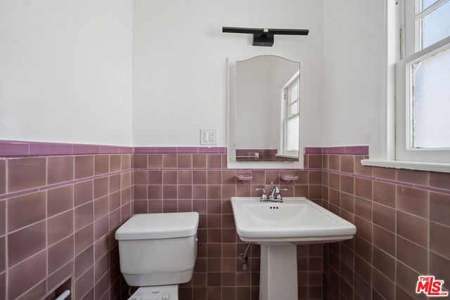 339 S Detroit 206, Los Angeles, CA 90036