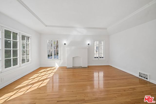 339 S Detroit 206, Los Angeles, CA 90036