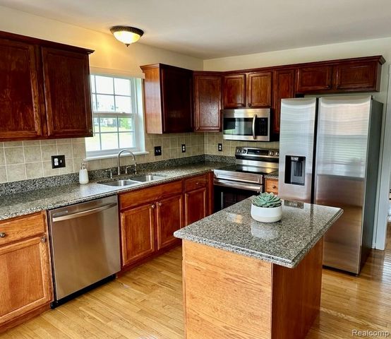 37371 Charter Oaks Boulevard, Clinton Charter Township, MI 48036