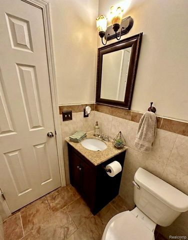 37371 Charter Oaks Boulevard, Clinton Charter Township, MI 48036