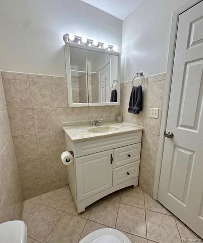 37371 Charter Oaks Boulevard, Clinton Charter Township, MI 48036