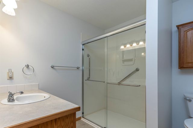 1124 Republic Cir, Salina, KS 67401