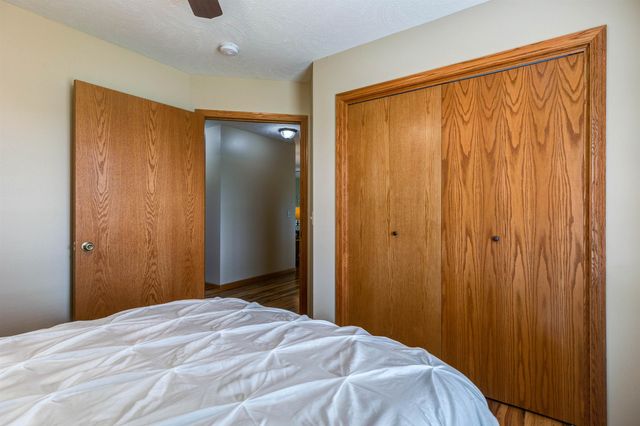 1124 Republic Cir, Salina, KS 67401