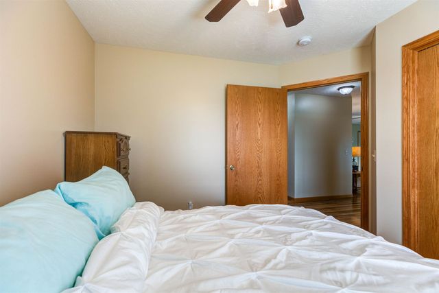 1124 Republic Cir, Salina, KS 67401