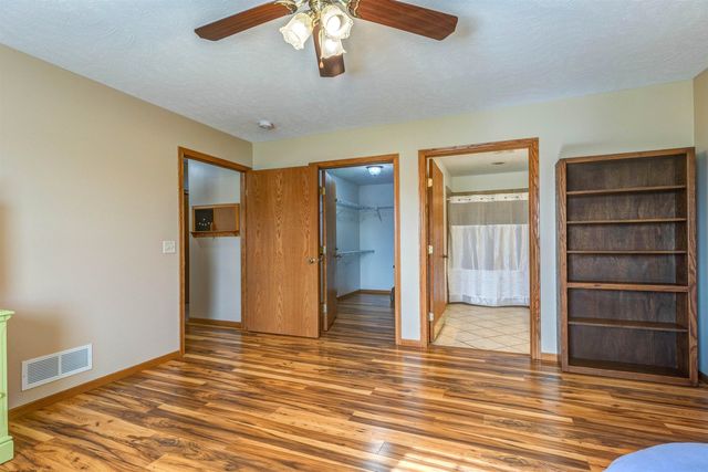 1124 Republic Cir, Salina, KS 67401