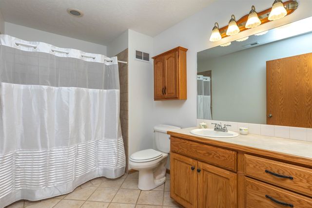 1124 Republic Cir, Salina, KS 67401