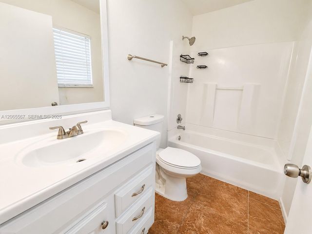 28 Crossings Circle E, Boynton Beach, FL 33435