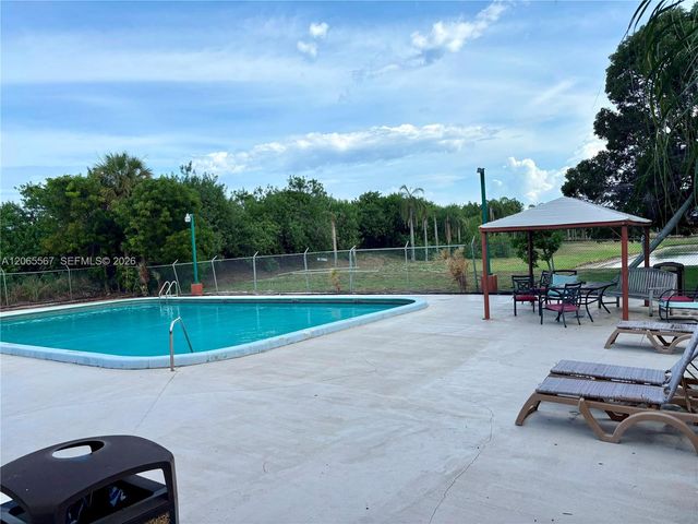 28 Crossings Circle E, Boynton Beach, FL 33435