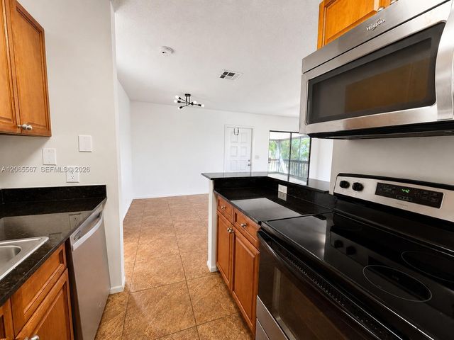 28 Crossings Circle E, Boynton Beach, FL 33435