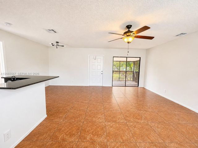 28 Crossings Circle E, Boynton Beach, FL 33435