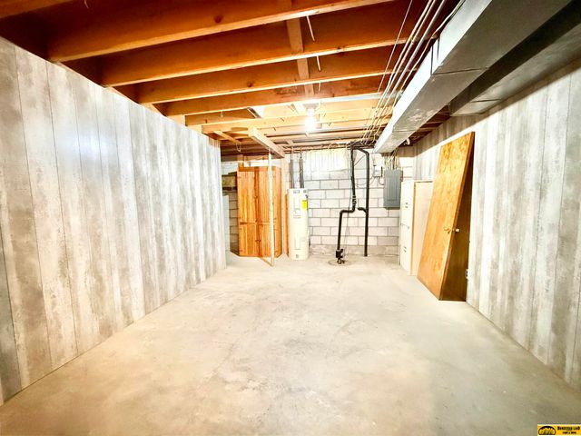 103 E Rose Street, Plymouth, NE 68424