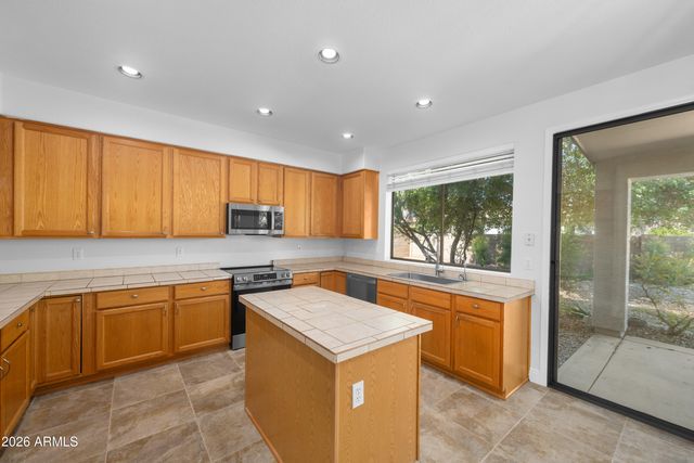 486 E WINDSOR Drive, Gilbert, AZ 85296