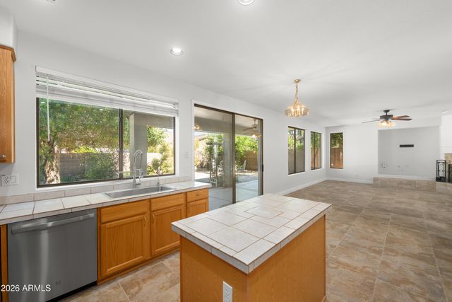 486 E WINDSOR Drive, Gilbert, AZ 85296