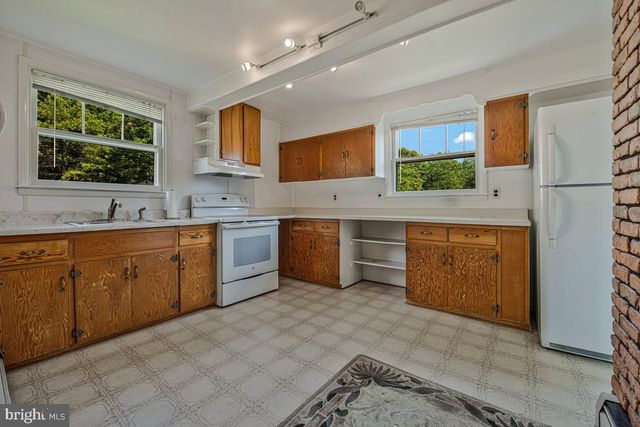 1631 DEFENSE HWY, Gambrills, MD 21054