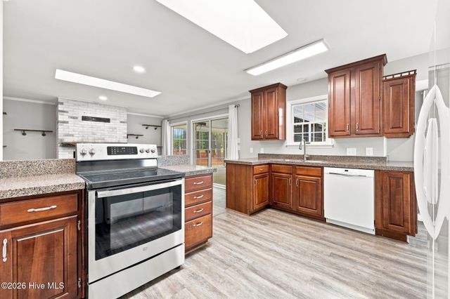 234 Longleaf Drive, West End, NC 27376