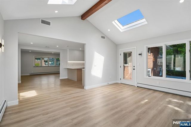 11 Raymond Street, Englewood Cliffs, NJ 07632